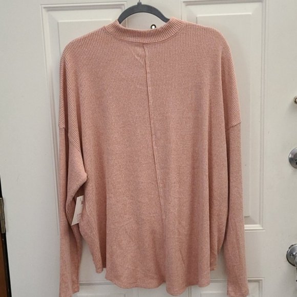 SO Super Soft Pink Top - Picture 4 of 9